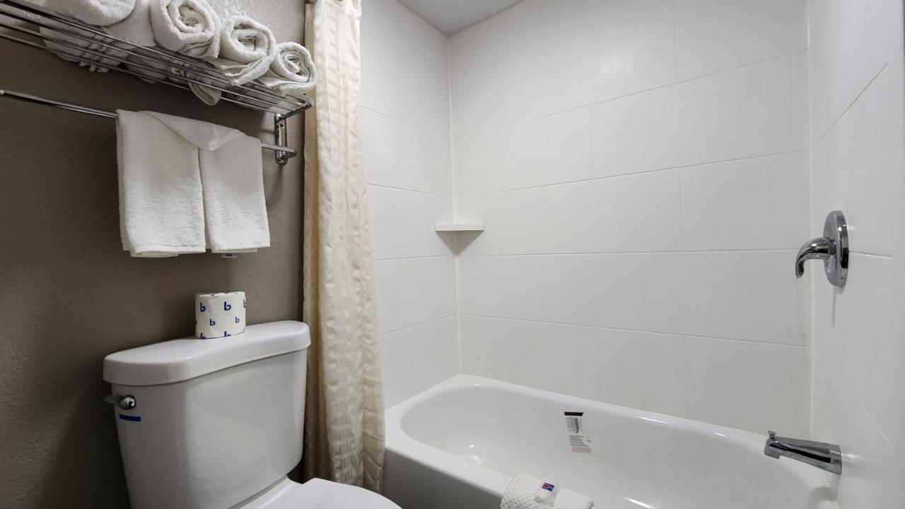 Motel 6 Columbus Oh - Osu North ภายนอก รูปภาพ