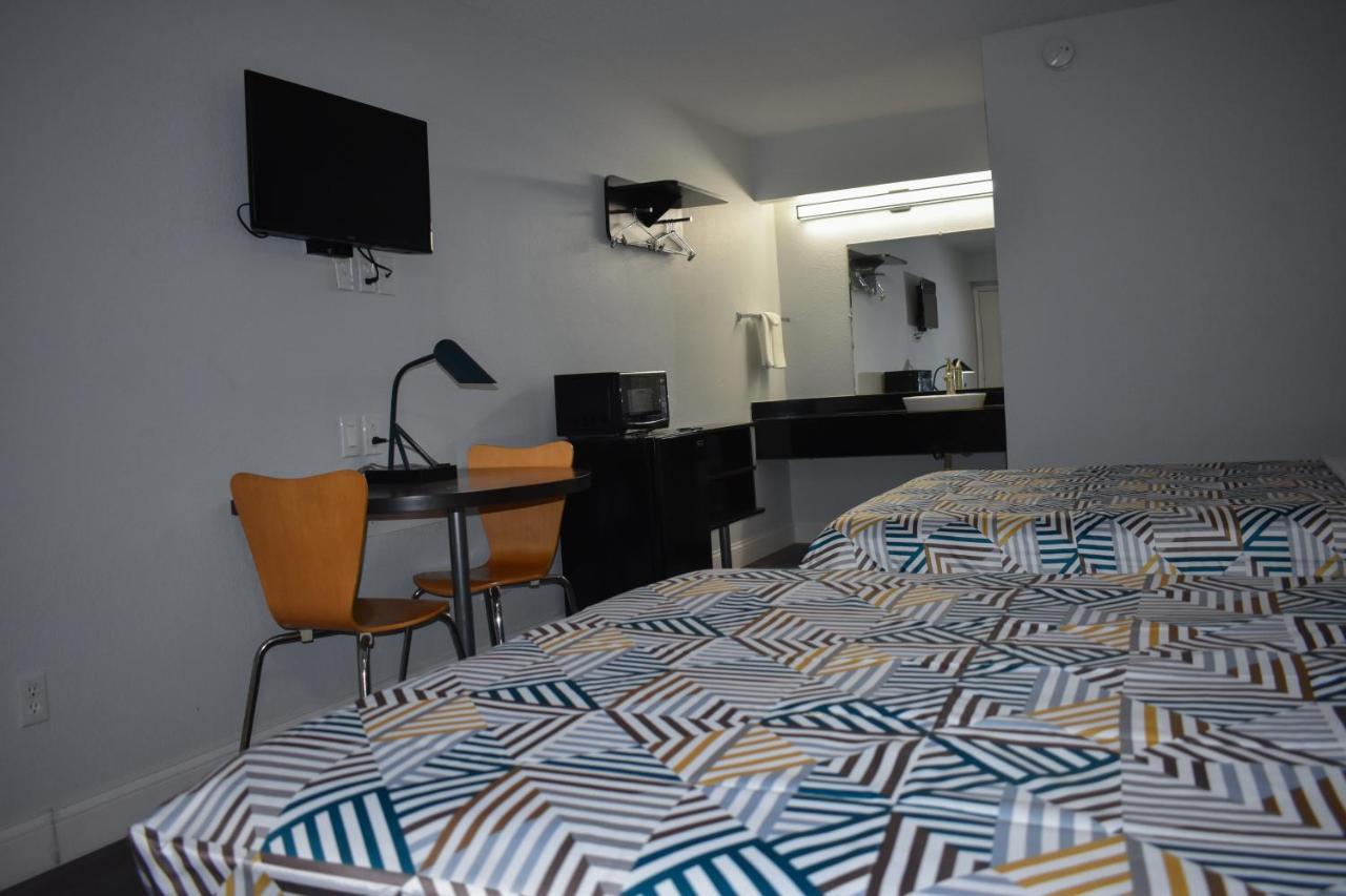 Motel 6 Columbus Oh - Osu North ภายนอก รูปภาพ
