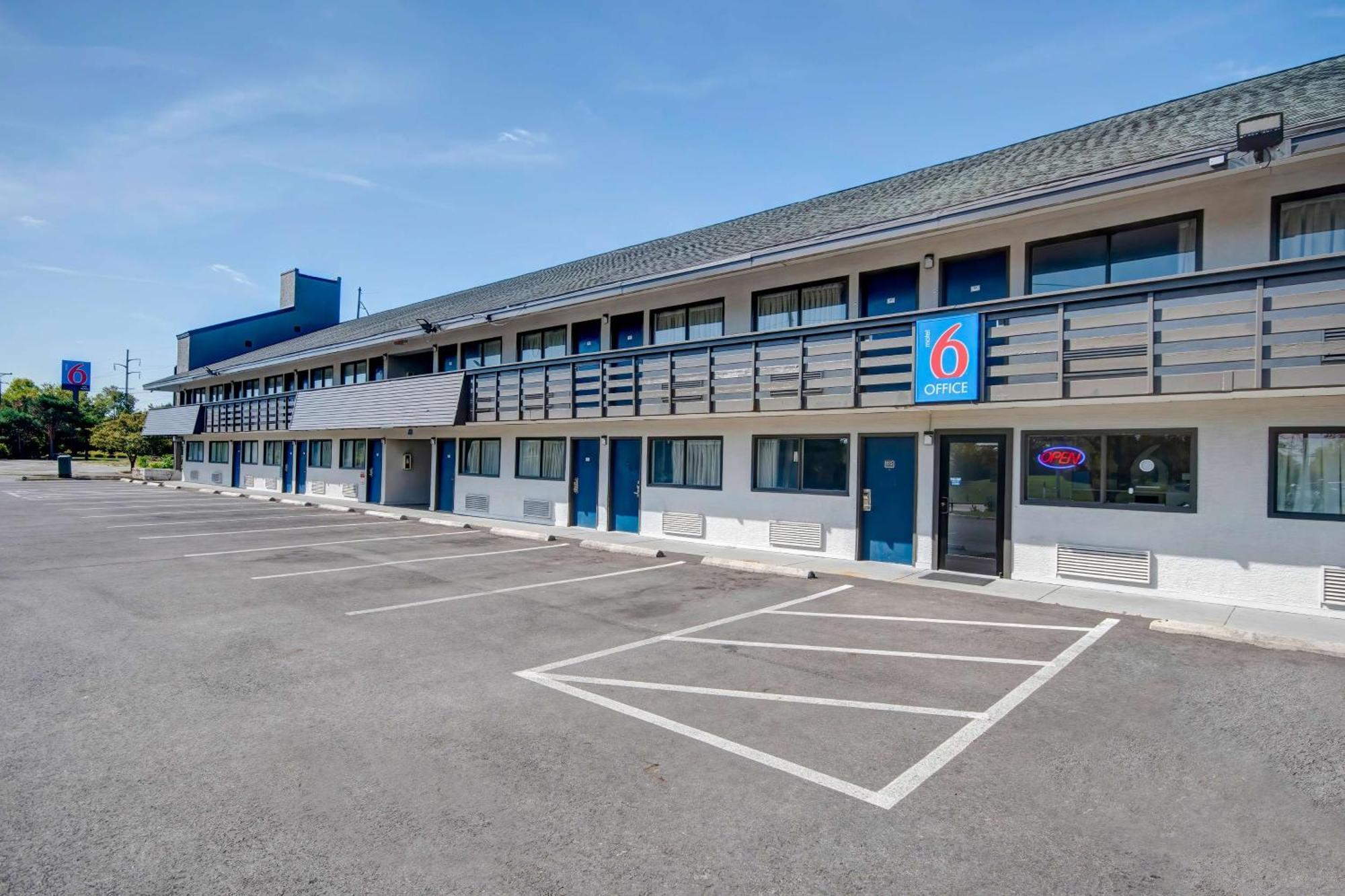 Motel 6 Columbus Oh - Osu North ภายนอก รูปภาพ