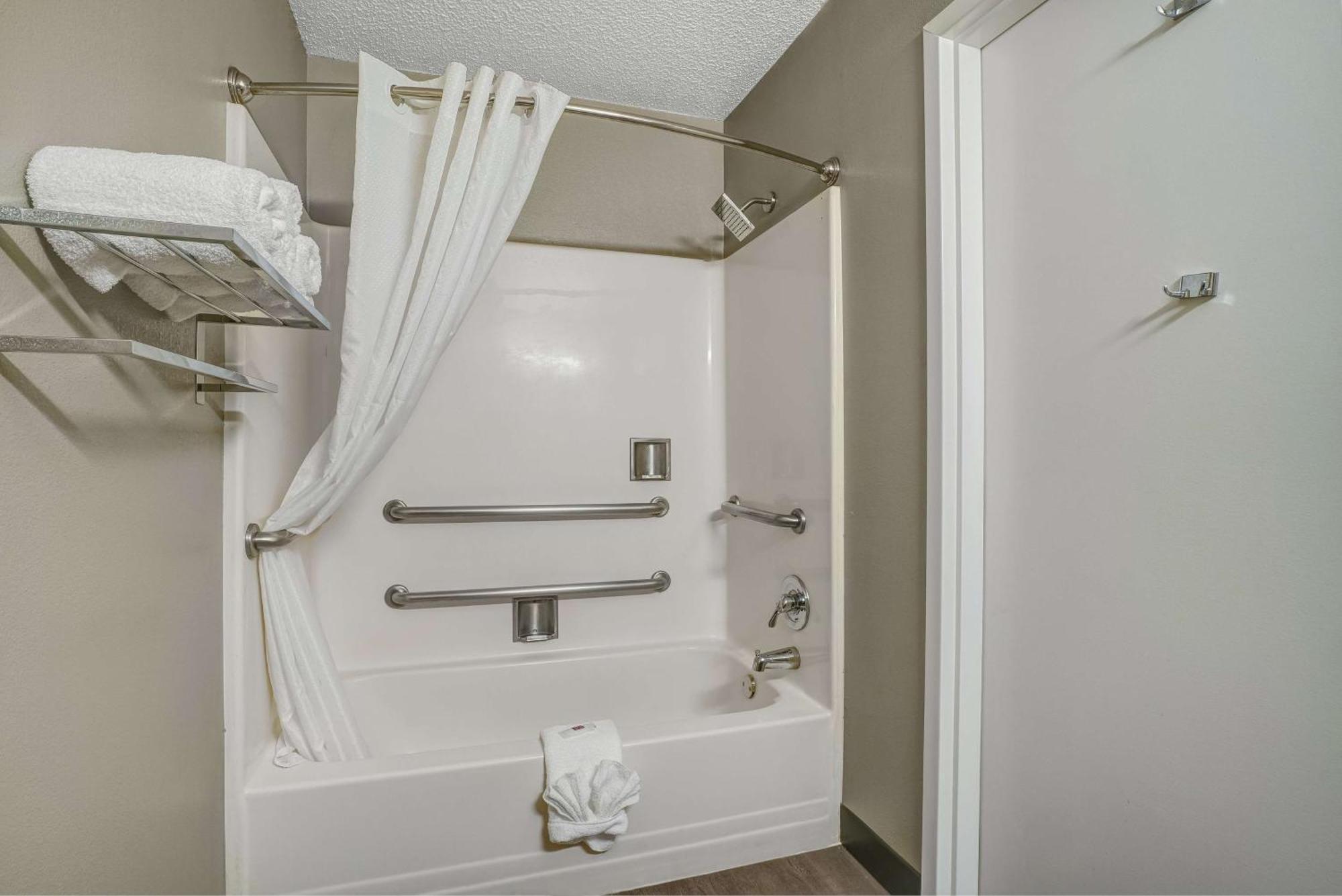 Motel 6 Columbus Oh - Osu North ภายนอก รูปภาพ